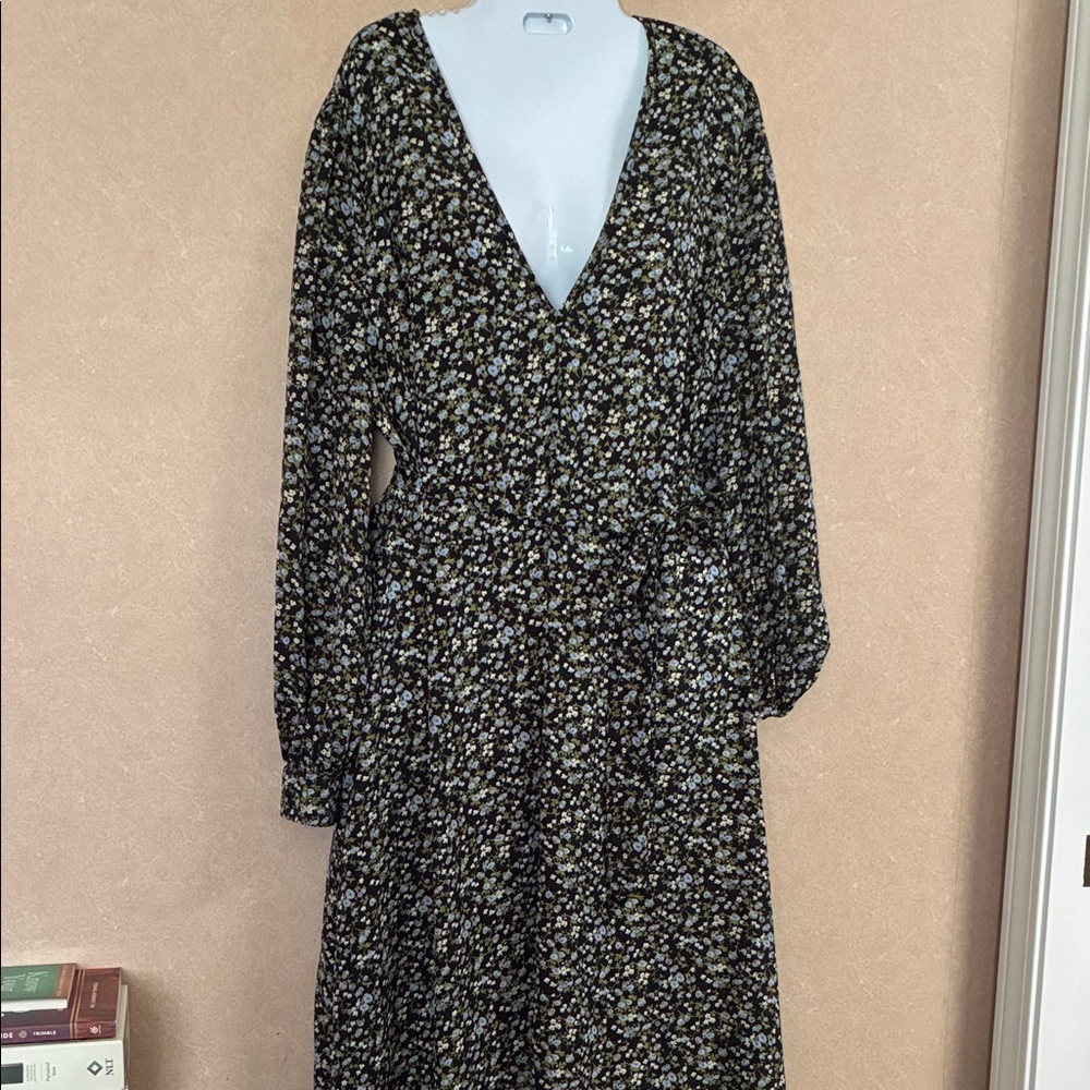 Missguided Black and Blue Floral Long Sleeve Dress